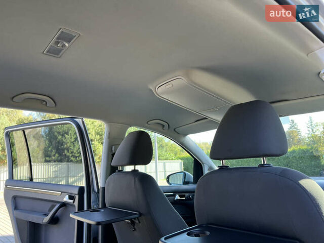 Серый Фольксваген Туран, объемом двигателя 2 л и пробегом 252 тыс. км за 11750 $, фото 26 на Automoto.ua