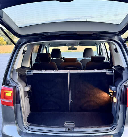 Серый Фольксваген Туран, объемом двигателя 1.6 л и пробегом 331 тыс. км за 8700 $, фото 16 на Automoto.ua