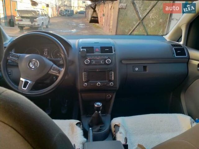 Серый Фольксваген Туран, объемом двигателя 1.6 л и пробегом 272 тыс. км за 9600 $, фото 19 на Automoto.ua