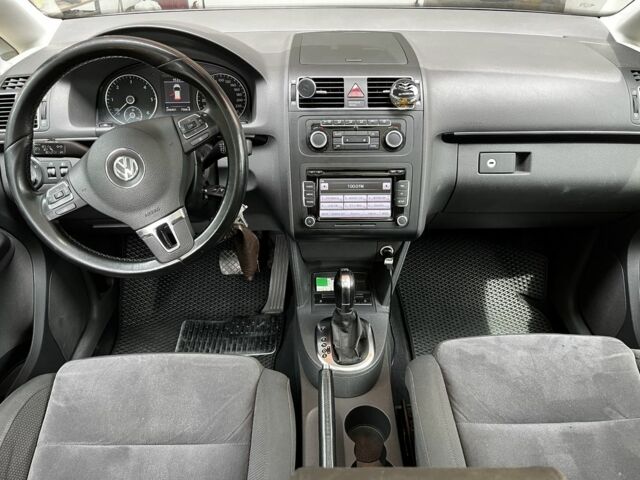 Серый Фольксваген Туран, объемом двигателя 1.6 л и пробегом 246 тыс. км за 9500 $, фото 9 на Automoto.ua