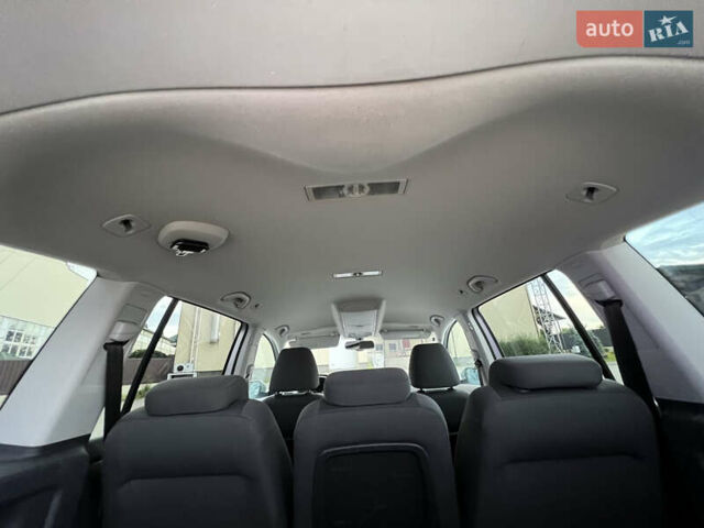 Серый Фольксваген Туран, объемом двигателя 1.4 л и пробегом 223 тыс. км за 7850 $, фото 94 на Automoto.ua