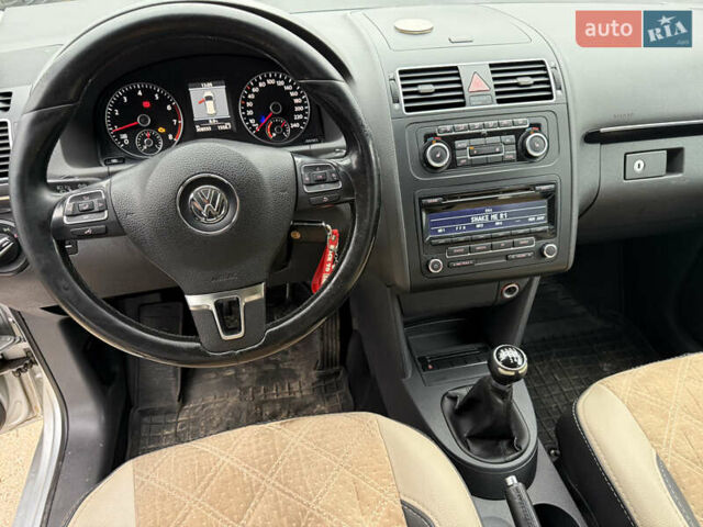 Серый Фольксваген Туран, объемом двигателя 1.4 л и пробегом 300 тыс. км за 7000 $, фото 19 на Automoto.ua