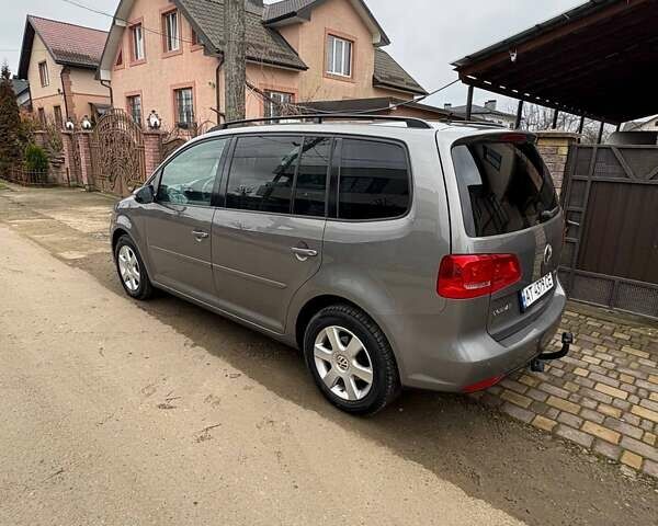 Сірий Фольксваген Туран, об'ємом двигуна 1.6 л та пробігом 245 тис. км за 9500 $, фото 25 на Automoto.ua