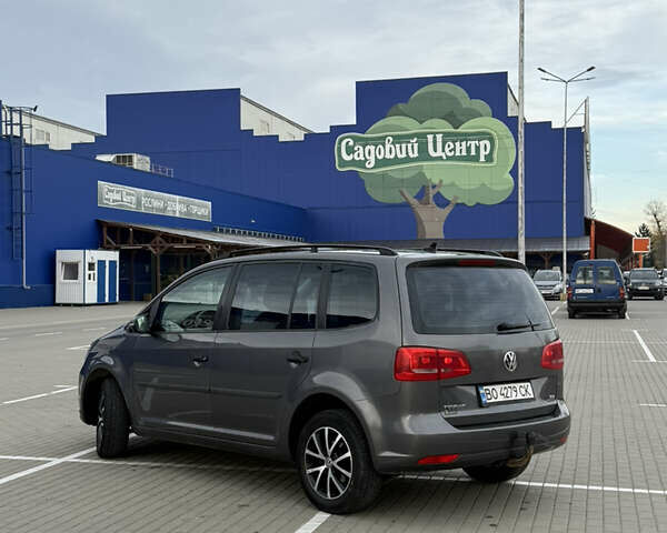 Серый Фольксваген Туран, объемом двигателя 1.6 л и пробегом 354 тыс. км за 8900 $, фото 7 на Automoto.ua