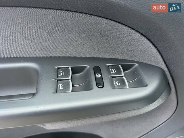 Серый Фольксваген Туран, объемом двигателя 1.4 л и пробегом 223 тыс. км за 7850 $, фото 45 на Automoto.ua