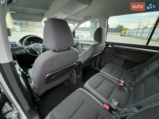 Сірий Фольксваген Туран, об'ємом двигуна 1.4 л та пробігом 223 тис. км за 7750 $, фото 79 на Automoto.ua