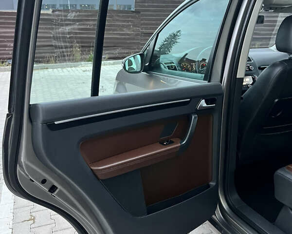 Сірий Фольксваген Туран, об'ємом двигуна 1.4 л та пробігом 199 тис. км за 9900 $, фото 30 на Automoto.ua