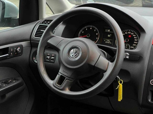 Серый Фольксваген Туран, объемом двигателя 1.4 л и пробегом 224 тыс. км за 7500 $, фото 11 на Automoto.ua