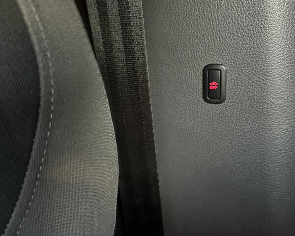 Сірий Фольксваген Туран, об'ємом двигуна 2 л та пробігом 346 тис. км за 12800 $, фото 60 на Automoto.ua