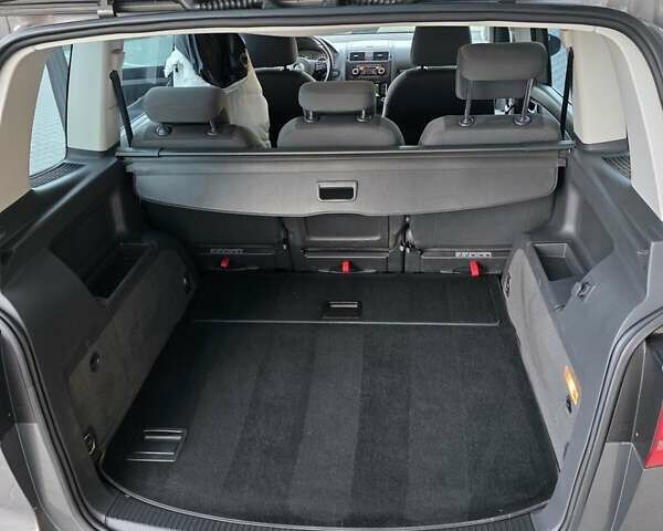 Серый Фольксваген Туран, объемом двигателя 1.6 л и пробегом 233 тыс. км за 8800 $, фото 28 на Automoto.ua