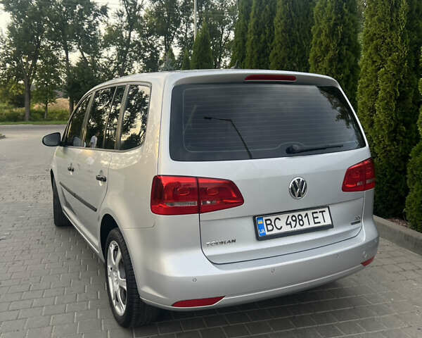 Серый Фольксваген Туран, объемом двигателя 1.6 л и пробегом 262 тыс. км за 8800 $, фото 2 на Automoto.ua