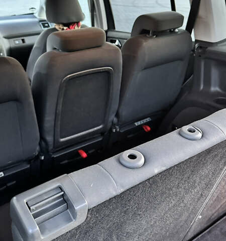 Серый Фольксваген Туран, объемом двигателя 1.6 л и пробегом 331 тыс. км за 8700 $, фото 26 на Automoto.ua