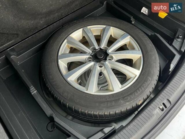 Серый Фольксваген Туран, объемом двигателя 0 л и пробегом 235 тыс. км за 12999 $, фото 82 на Automoto.ua