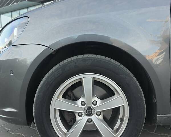 Серый Фольксваген Туран, объемом двигателя 1.6 л и пробегом 233 тыс. км за 8800 $, фото 7 на Automoto.ua