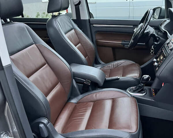 Сірий Фольксваген Туран, об'ємом двигуна 1.4 л та пробігом 199 тис. км за 9900 $, фото 43 на Automoto.ua