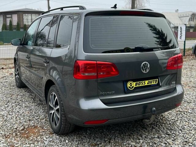 Серый Фольксваген Туран, объемом двигателя 1.6 л и пробегом 244 тыс. км за 9999 $, фото 4 на Automoto.ua