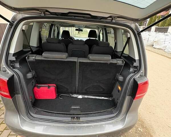 Сірий Фольксваген Туран, об'ємом двигуна 1.6 л та пробігом 245 тис. км за 9500 $, фото 4 на Automoto.ua