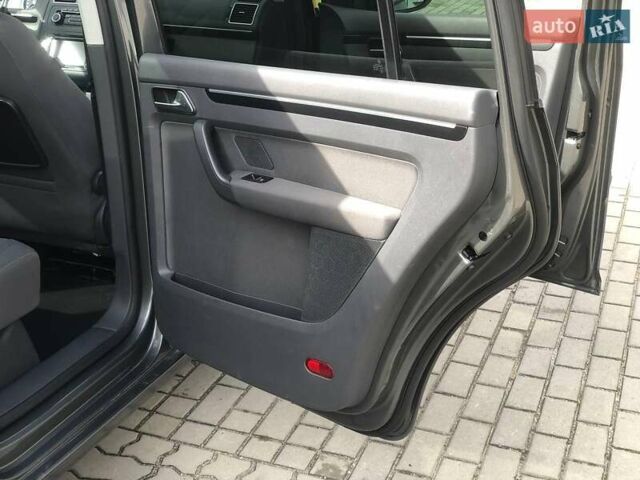 Серый Фольксваген Туран, объемом двигателя 1.4 л и пробегом 220 тыс. км за 10500 $, фото 22 на Automoto.ua