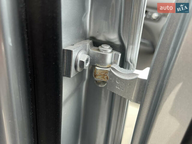 Серый Фольксваген Туран, объемом двигателя 2 л и пробегом 234 тыс. км за 12950 $, фото 128 на Automoto.ua