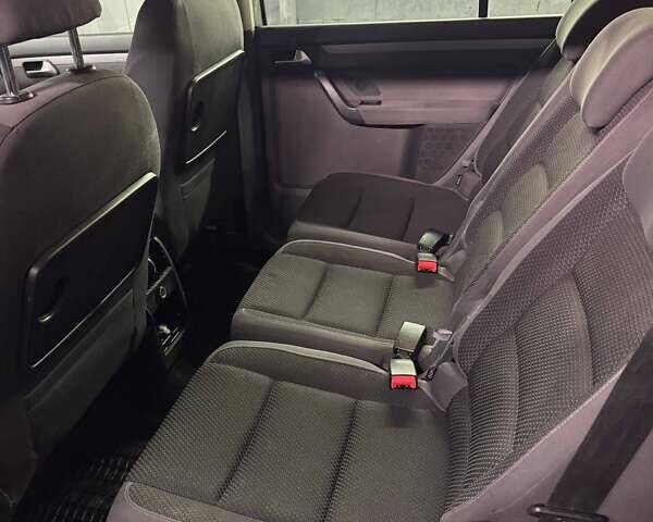 Сірий Фольксваген Туран, об'ємом двигуна 1.6 л та пробігом 245 тис. км за 9500 $, фото 14 на Automoto.ua