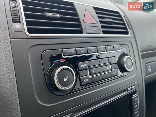 Серый Фольксваген Туран, объемом двигателя 1.39 л и пробегом 174 тыс. км за 10200 $, фото 44 на Automoto.ua