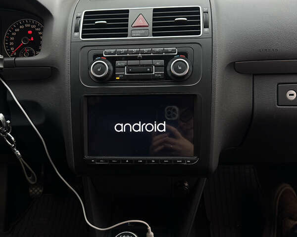 Сірий Фольксваген Туран, об'ємом двигуна 1.39 л та пробігом 227 тис. км за 10500 $, фото 9 на Automoto.ua