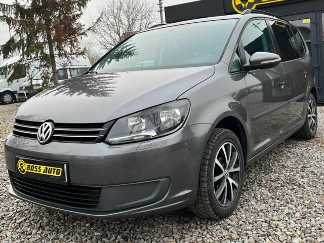 Серый Фольксваген Туран, объемом двигателя 1.6 л и пробегом 244 тыс. км за 9999 $, фото 2 на Automoto.ua