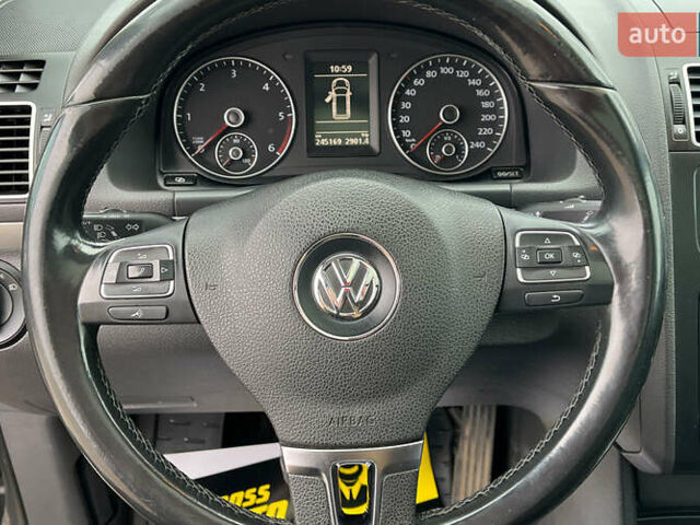 Серый Фольксваген Туран, объемом двигателя 1.6 л и пробегом 244 тыс. км за 9999 $, фото 11 на Automoto.ua