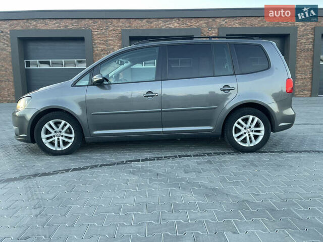 Серый Фольксваген Туран, объемом двигателя 1.6 л и пробегом 331 тыс. км за 8700 $, фото 3 на Automoto.ua