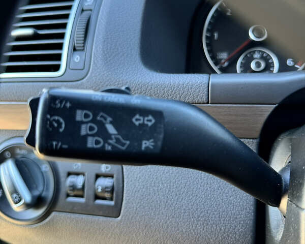 Сірий Фольксваген Туран, об'ємом двигуна 2 л та пробігом 346 тис. км за 12800 $, фото 32 на Automoto.ua