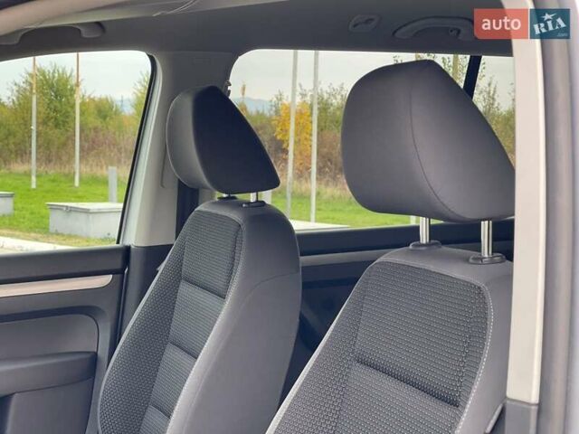 Серый Фольксваген Туран, объемом двигателя 1.39 л и пробегом 239 тыс. км за 7999 $, фото 20 на Automoto.ua