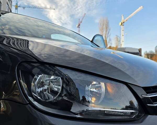 Серый Фольксваген Туран, объемом двигателя 1.6 л и пробегом 233 тыс. км за 8800 $, фото 35 на Automoto.ua