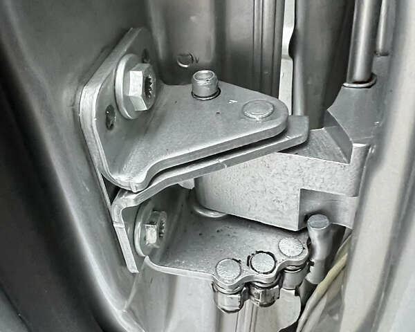 Сірий Фольксваген Туран, об'ємом двигуна 1.4 л та пробігом 223 тис. км за 7750 $, фото 49 на Automoto.ua