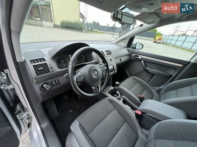 Серый Фольксваген Туран, объемом двигателя 1.4 л и пробегом 223 тыс. км за 7850 $, фото 55 на Automoto.ua