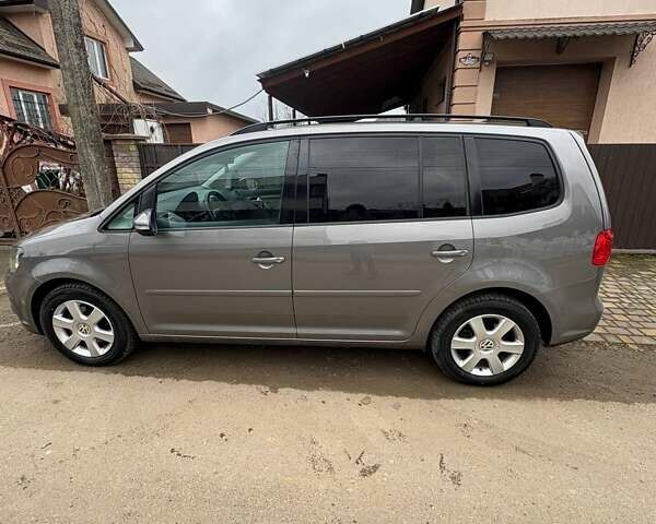 Сірий Фольксваген Туран, об'ємом двигуна 1.6 л та пробігом 245 тис. км за 9500 $, фото 23 на Automoto.ua