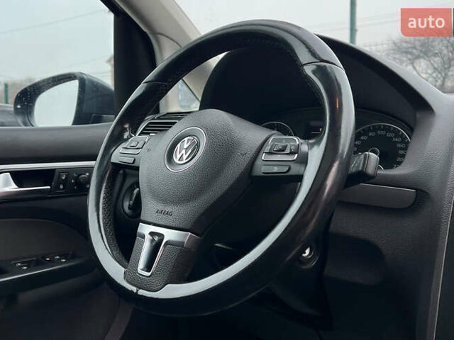 Серый Фольксваген Туран, объемом двигателя 1.6 л и пробегом 244 тыс. км за 9999 $, фото 17 на Automoto.ua