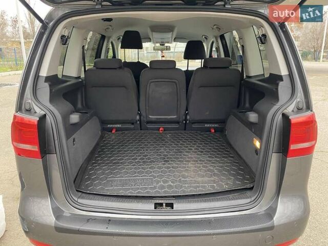 Серый Фольксваген Туран, объемом двигателя 1.39 л и пробегом 174 тыс. км за 10200 $, фото 47 на Automoto.ua