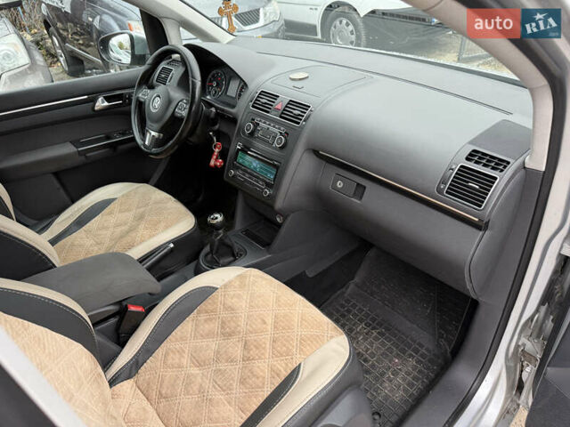 Серый Фольксваген Туран, объемом двигателя 1.4 л и пробегом 300 тыс. км за 7000 $, фото 13 на Automoto.ua