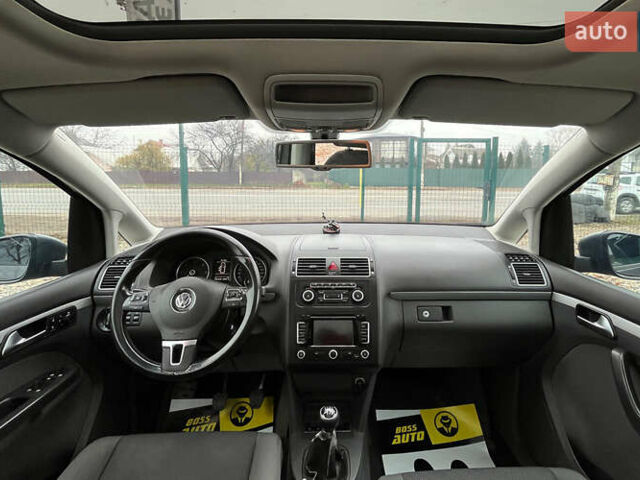 Серый Фольксваген Туран, объемом двигателя 1.6 л и пробегом 244 тыс. км за 9999 $, фото 9 на Automoto.ua