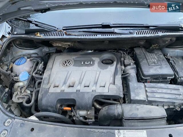 Сірий Фольксваген Туран, об'ємом двигуна 1.6 л та пробігом 237 тис. км за 11500 $, фото 10 на Automoto.ua