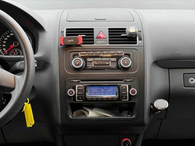 Серый Фольксваген Туран, объемом двигателя 1.4 л и пробегом 224 тыс. км за 7500 $, фото 15 на Automoto.ua