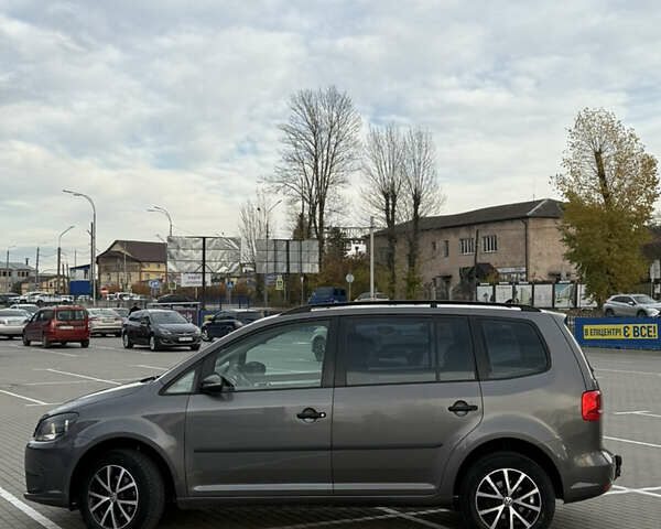 Серый Фольксваген Туран, объемом двигателя 1.6 л и пробегом 354 тыс. км за 8900 $, фото 3 на Automoto.ua