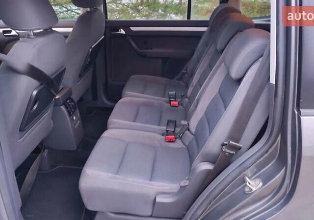 Серый Фольксваген Туран, объемом двигателя 1.6 л и пробегом 302 тыс. км за 10550 $, фото 14 на Automoto.ua