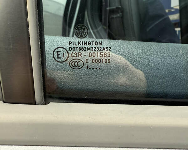 Серый Фольксваген Туран, объемом двигателя 1.6 л и пробегом 354 тыс. км за 8900 $, фото 17 на Automoto.ua