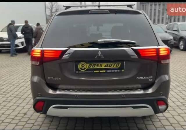 Серый Фольксваген Туран, объемом двигателя 1.39 л и пробегом 224 тыс. км за 7500 $, фото 4 на Automoto.ua