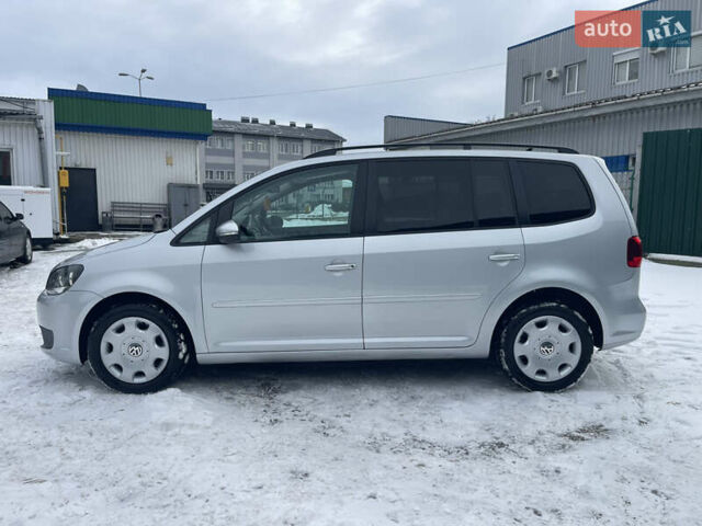 Серый Фольксваген Туран, объемом двигателя 1.6 л и пробегом 292 тыс. км за 8700 $, фото 10 на Automoto.ua