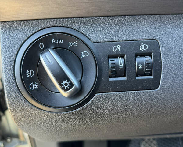 Сірий Фольксваген Туран, об'ємом двигуна 2 л та пробігом 346 тис. км за 12800 $, фото 34 на Automoto.ua