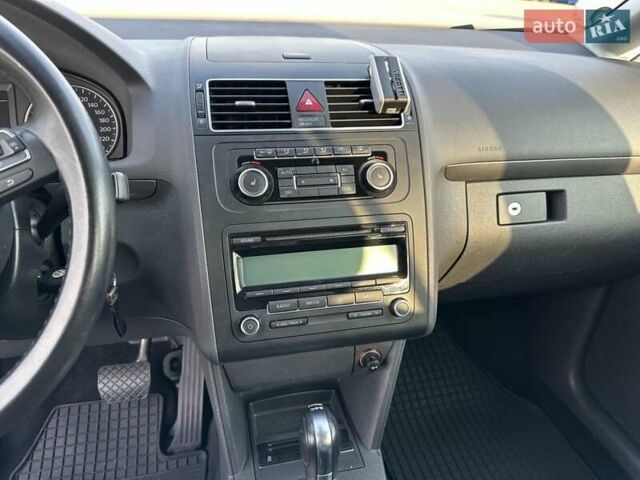 Сірий Фольксваген Туран, об'ємом двигуна 1.4 л та пробігом 215 тис. км за 9100 $, фото 14 на Automoto.ua