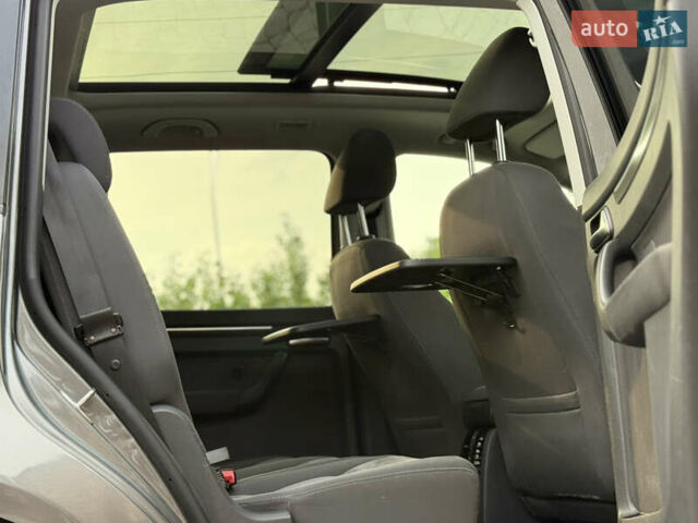 Сірий Фольксваген Туран, об'ємом двигуна 1.4 л та пробігом 217 тис. км за 9750 $, фото 22 на Automoto.ua