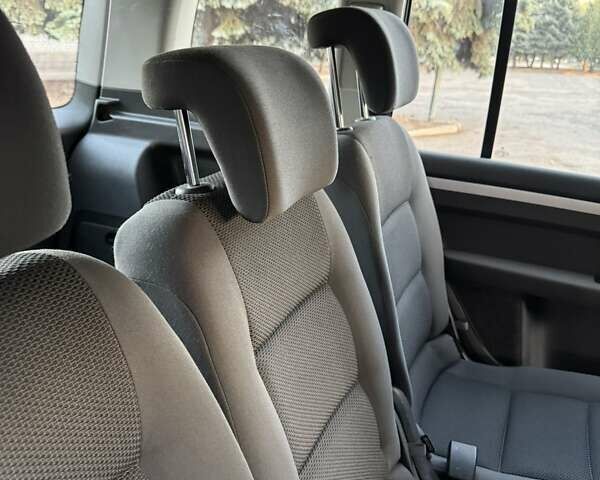 Сірий Фольксваген Туран, об'ємом двигуна 1.4 л та пробігом 179 тис. км за 8500 $, фото 12 на Automoto.ua